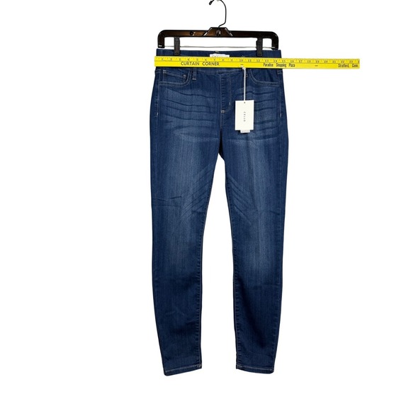 NWT CELLO Denim Mid Rise Rolled Hem Skinny Jeans Optior, Pull On, Size Medium - Picture 3 of 8